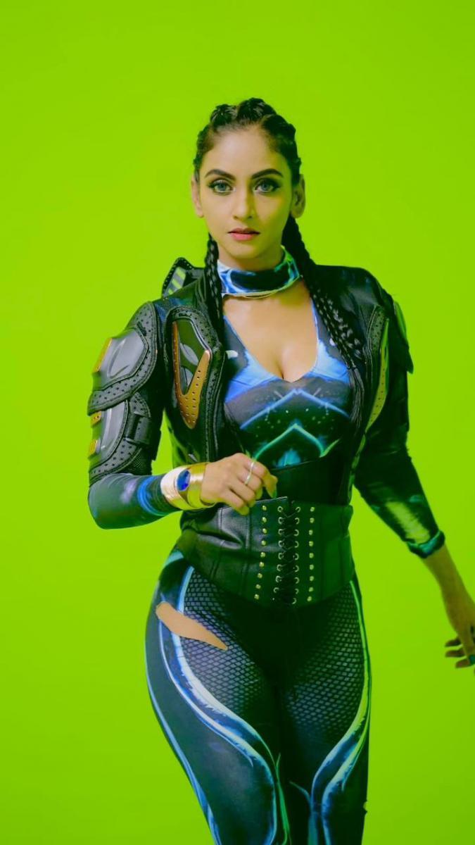 Actress Karnika Singh dons Sci Fi Character in India's 1st Virtual ...