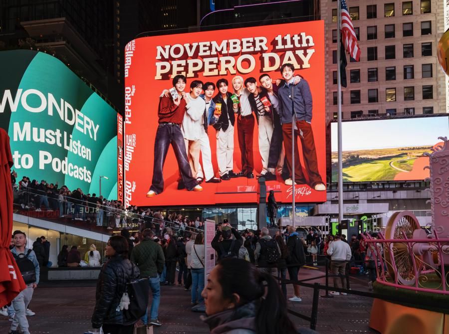 LOTTE Wellfood Expands PEPERO Day Celebration to Times Square, Bringing Korea's Culture of Sharing to the U.S.