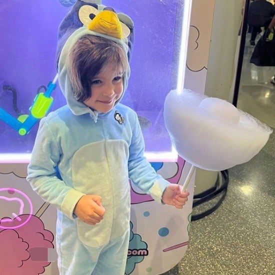 Parent-Child Economy Alert: Chuanbo Cotton Candy Robots Generate S$1,200 Daily in Singapore Malls
