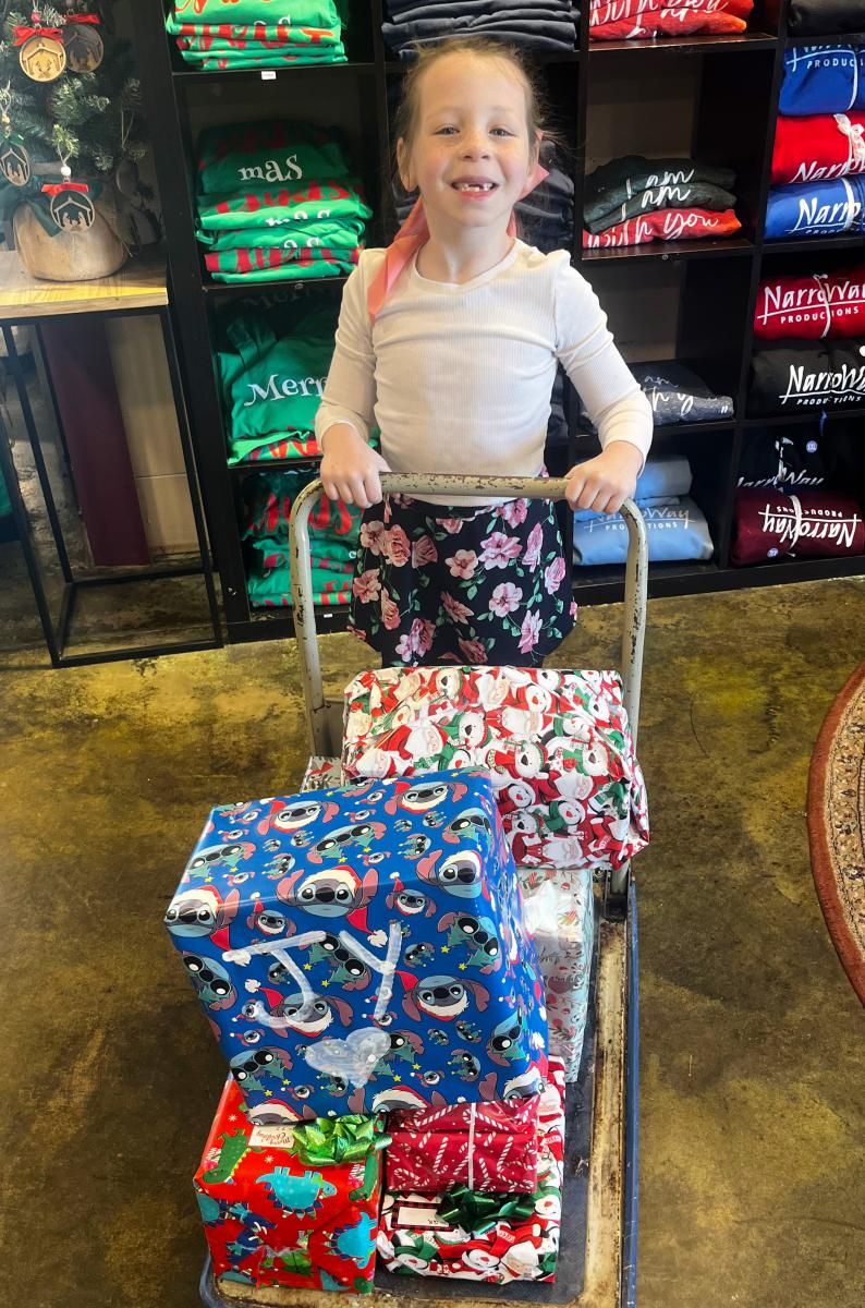 Young Performers Turn Christmas Wishes Into Reality for 53 Foster Children