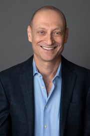 DUNN, PARISER & PEYROT'S MARK PARISER NAMED "TOP 100 ACCOUNTANT" BY LOS ANGELES BUSINESS JOURNAL