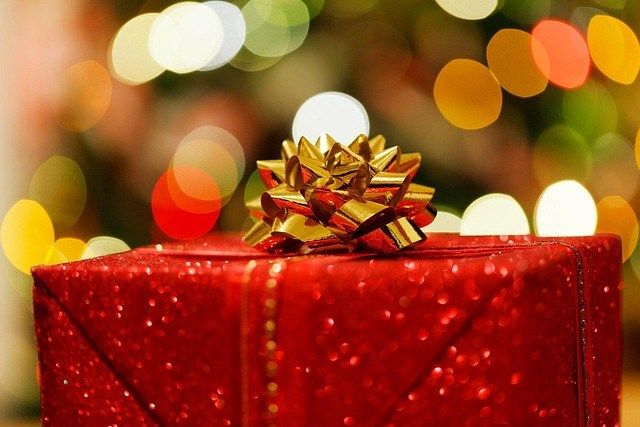 TheLuxeList.com Releases its 'Something for Everyone' Holiday Gift Guide 2025
